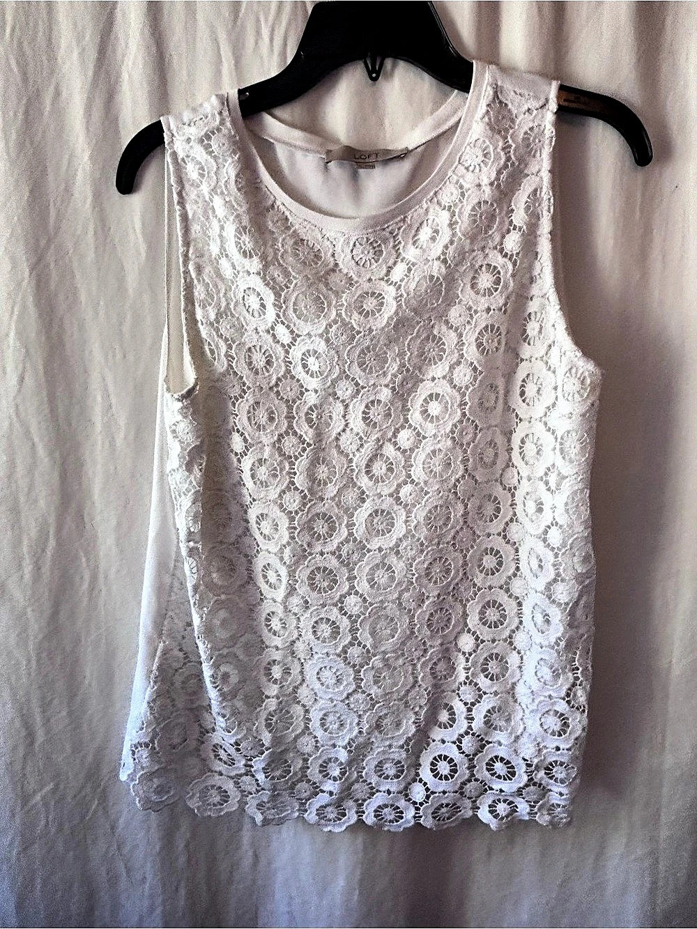 LOFT Lace Overlay Tank Top in White Size Medium
